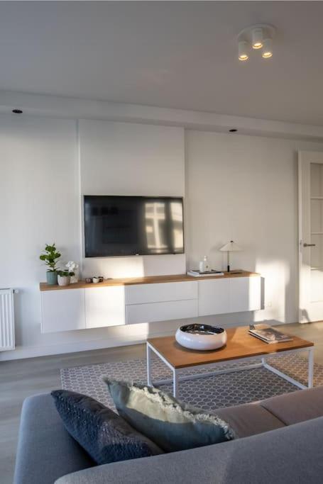 Home Away, Light And Bright 카잔바드 외부 사진
